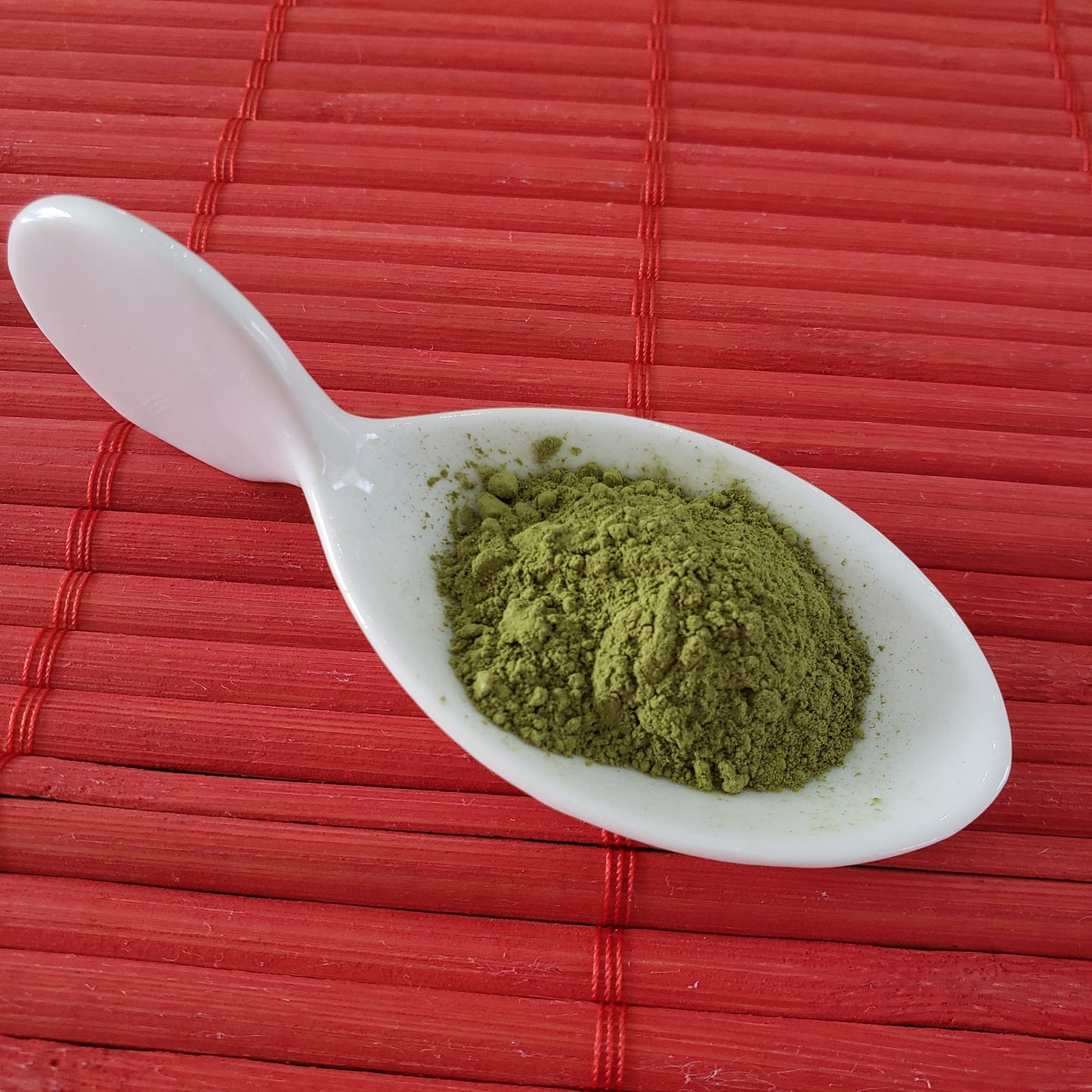 Poudre de matcha biologique japonaise – Qualité supérieure, finement moulue, onctueuse et riche en umami | Origine Uji Kyoto, 50 g – Nateavia