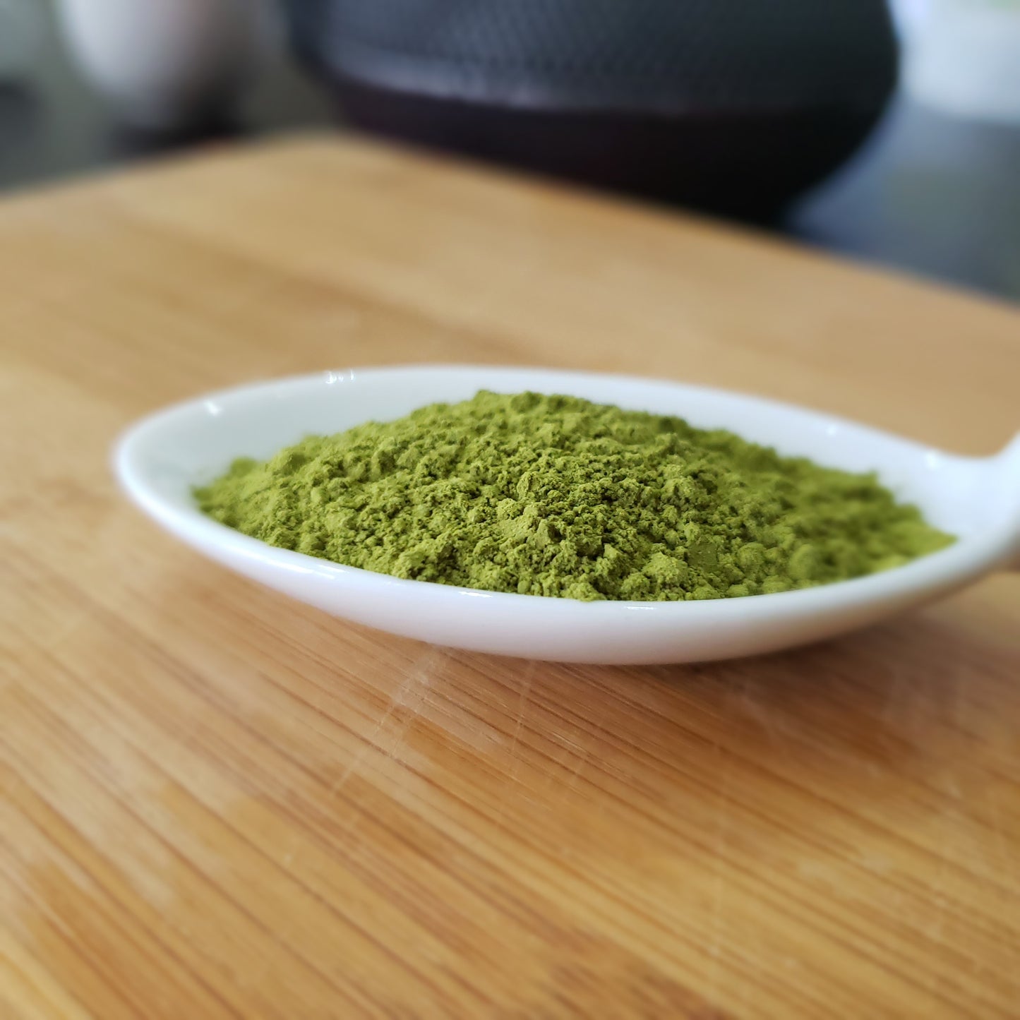 Poudre de matcha biologique japonaise – Qualité supérieure, finement moulue, onctueuse et riche en umami | Origine Uji Kyoto, 50 g – Nateavia