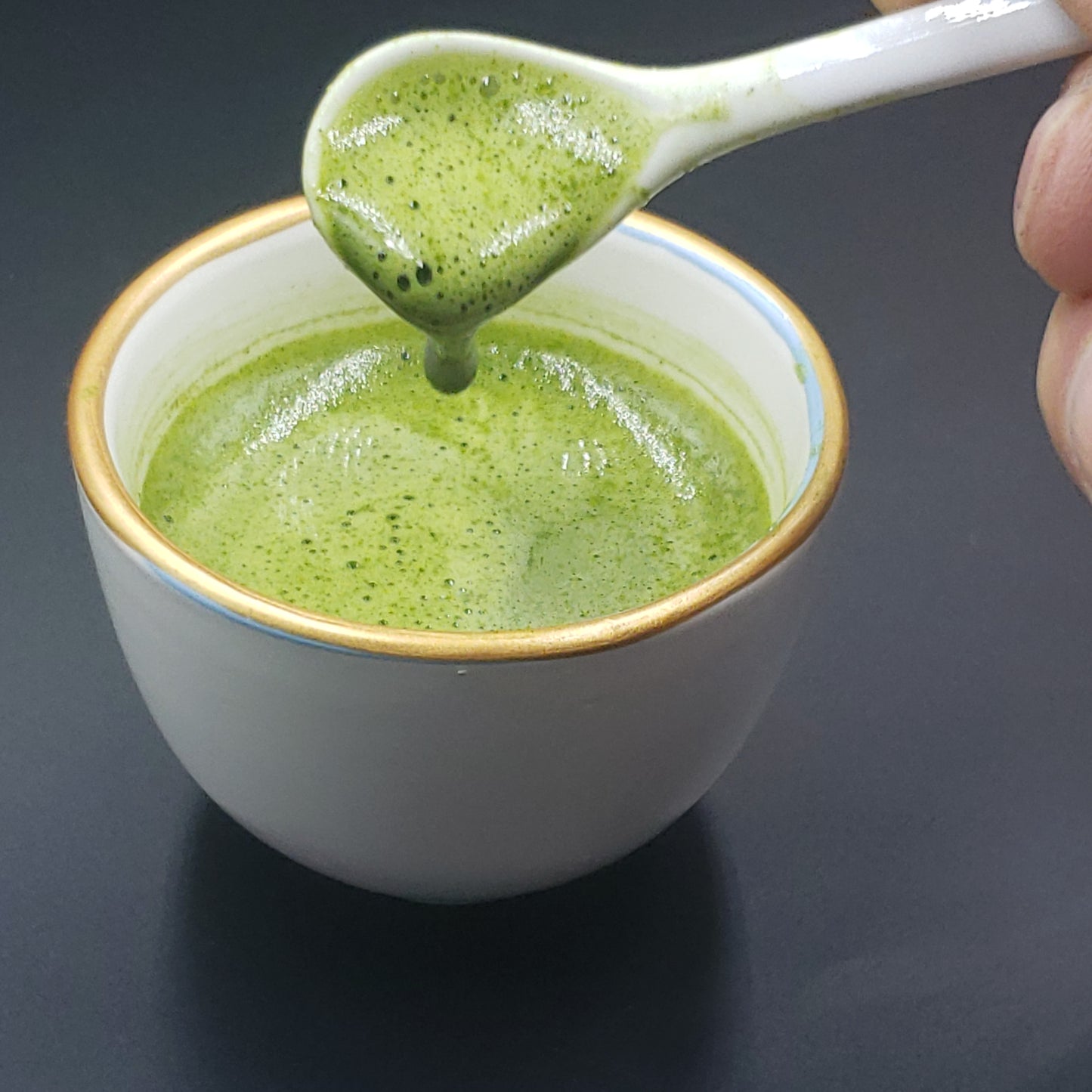 Poudre de matcha biologique japonaise – Qualité supérieure, finement moulue, onctueuse et riche en umami | Origine Uji Kyoto, 50 g – Nateavia